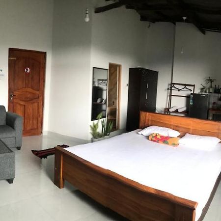 S V Homestay Kandy Luaran gambar
