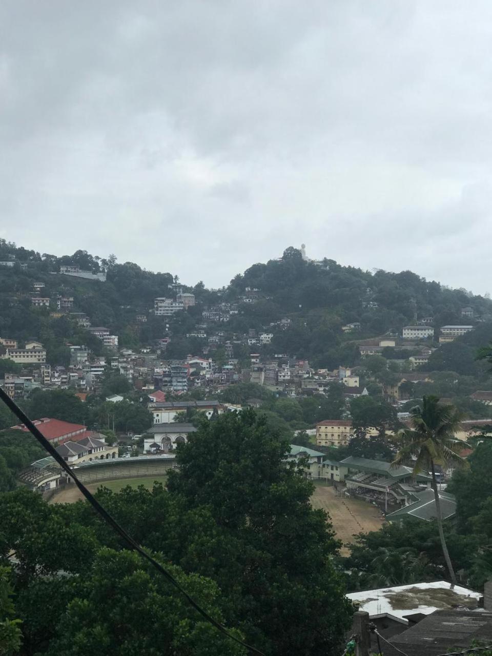 S V Homestay Kandy Luaran gambar