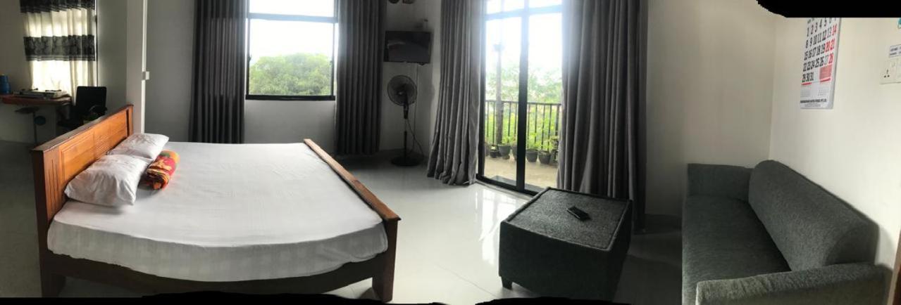 S V Homestay Kandy Luaran gambar