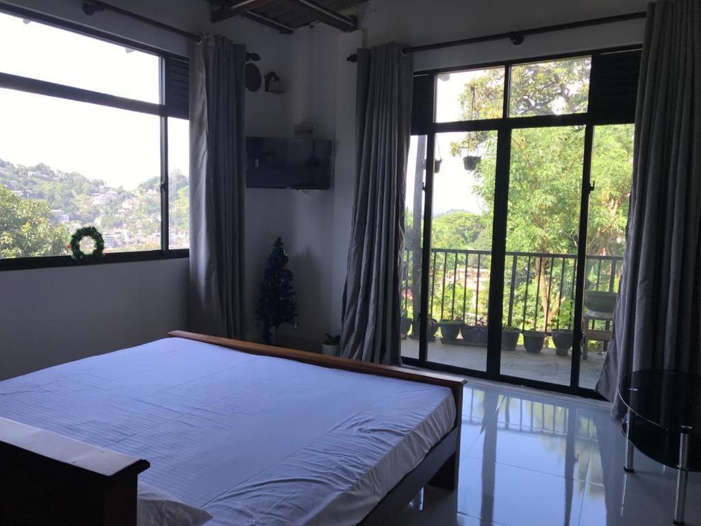 S V Homestay Kandy Luaran gambar
